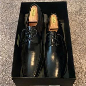 Jos. A. Banks men’s dress shoes